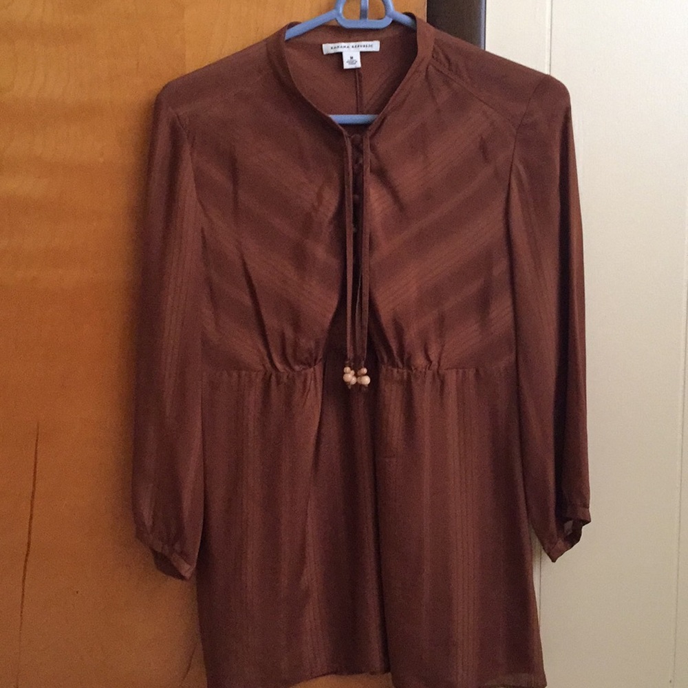 Banana republic top. Excellent condition. Elegant